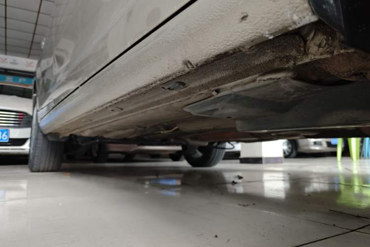 Used Skoda Rapid 2018 1.6L Automatic Comfort Edition Right Side Sill