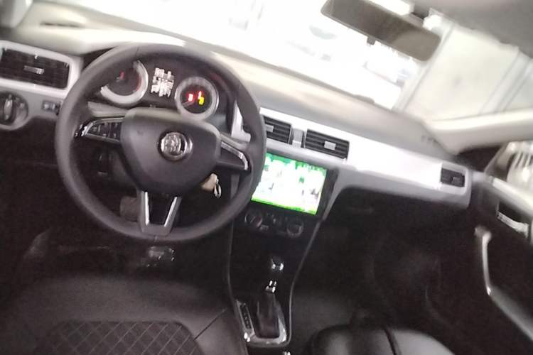 Used Skoda Rapid 2018 1.6L Automatic Comfort Edition Steering Wheel