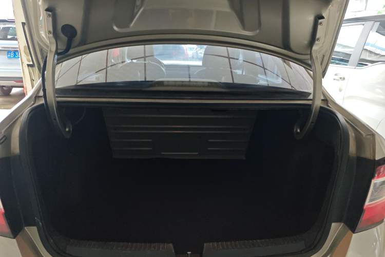 Used Skoda Rapid 2018 1.6L Automatic Comfort Edition Trunk