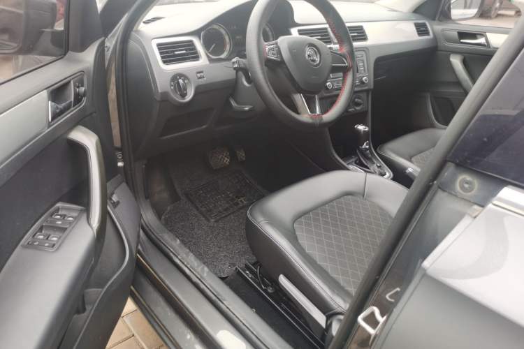 Used Skoda Rapid 2018 1.6L Automatic Comfort Edition Driver Seat