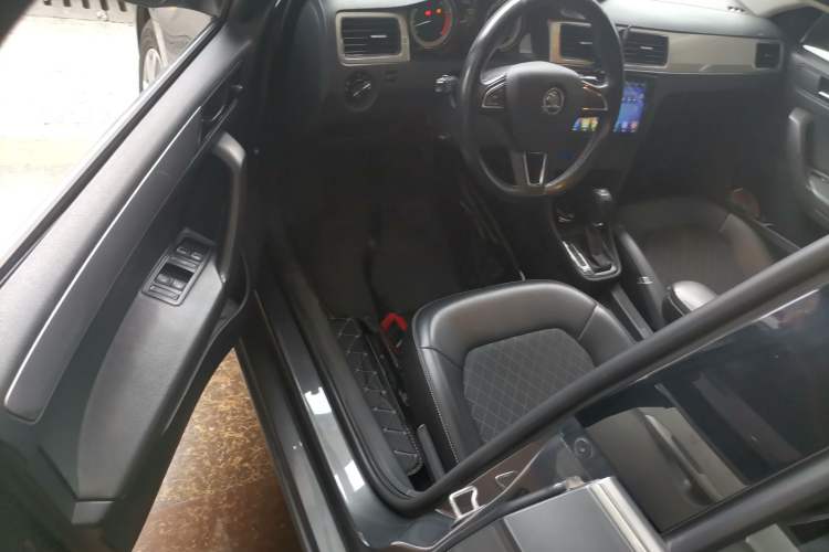 Used Skoda Rapid 2018 1.6L Automatic Comfort Edition Driver Seat