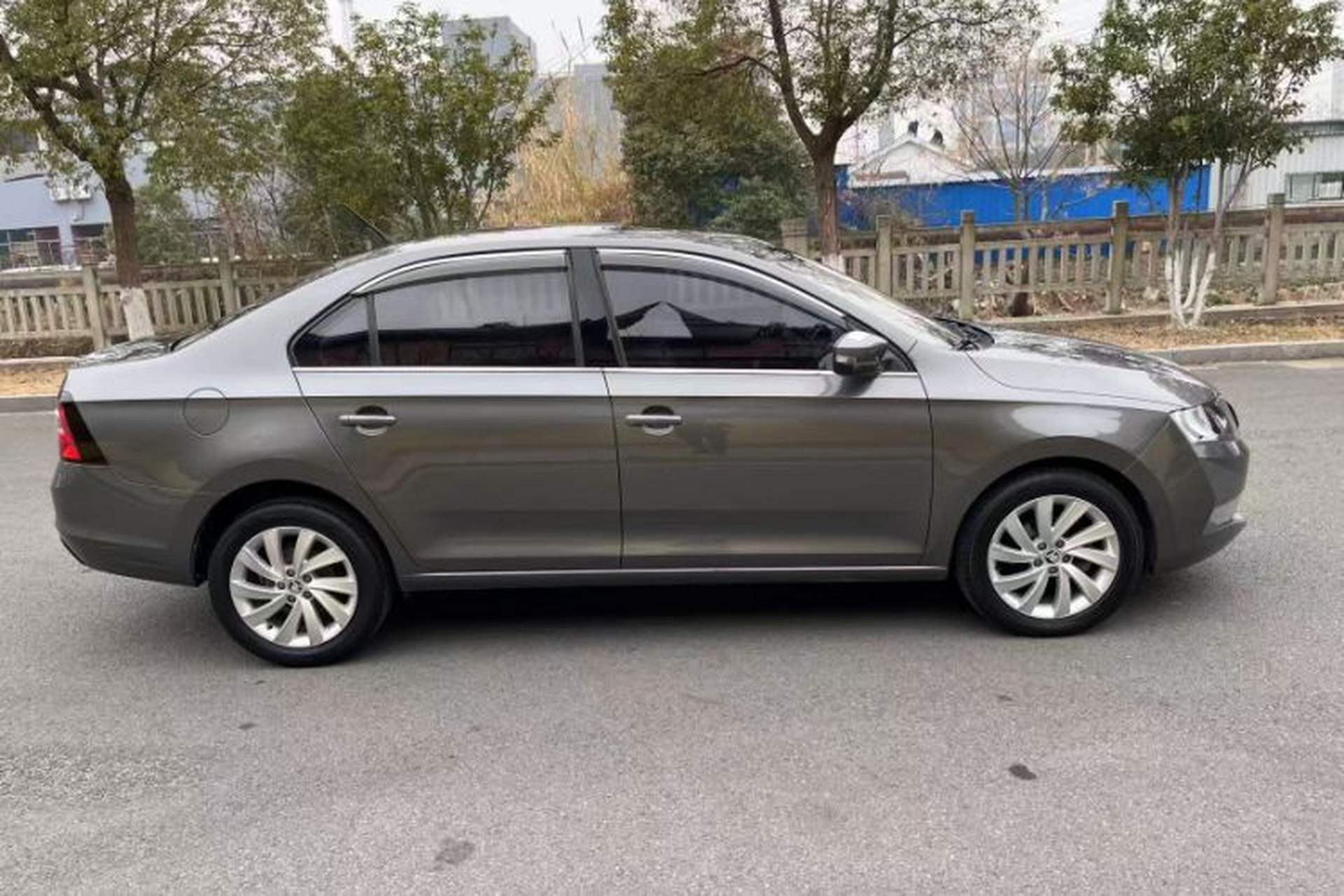 Used Skoda Rapid 2018 1.6L Manual Comfort Edition Exterior 6