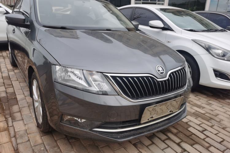 Used Skoda Rapid 2018 1.6L Automatic Comfort Edition Front Right 45 Deg