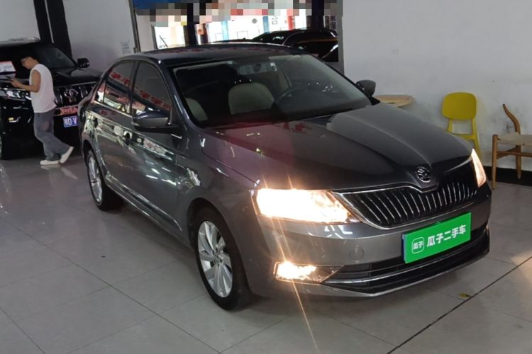 Used Skoda Rapid 2018 1.6L Automatic Comfort Edition Front Right 45 Deg