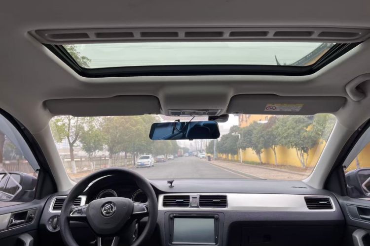 Used Skoda Rapid 2018 1.6L Manual Comfort Edition Headliner