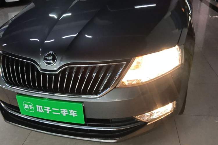 Used Skoda Rapid 2018 1.6L Automatic Comfort Edition Left Front Headlight