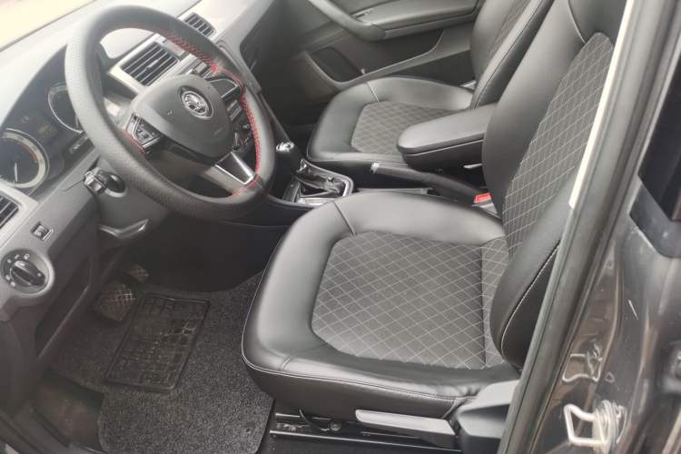 Used Skoda Rapid 2018 1.6L Automatic Comfort Edition Left Front Seat