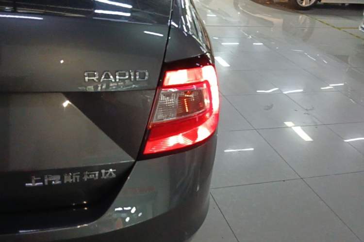 Used Skoda Rapid 2018 1.6L Automatic Comfort Edition Right Rear Taillight