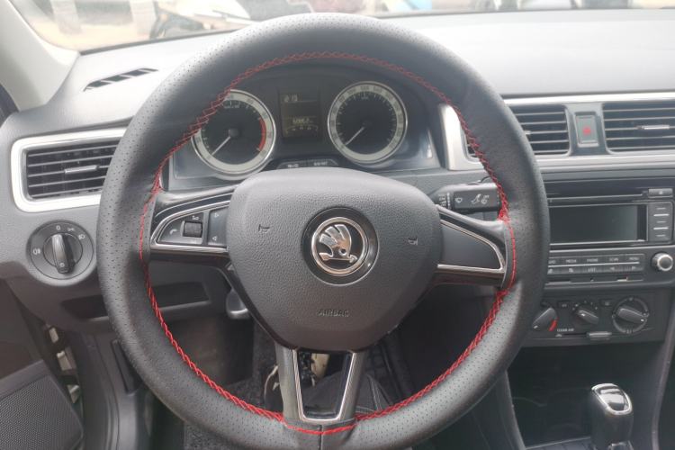 Used Skoda Rapid 2018 1.6L Automatic Comfort Edition Steering Wheel
