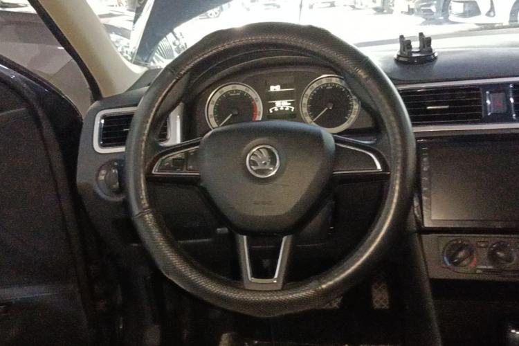 Used Skoda Rapid 2018 1.6L Automatic Comfort Edition Steering Wheel