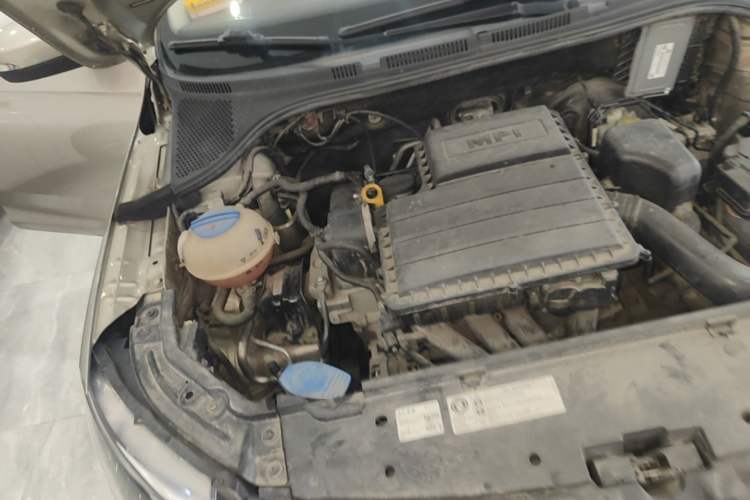Used Skoda Rapid 2018 1.6L Automatic Comfort Edition Engine Bay Right