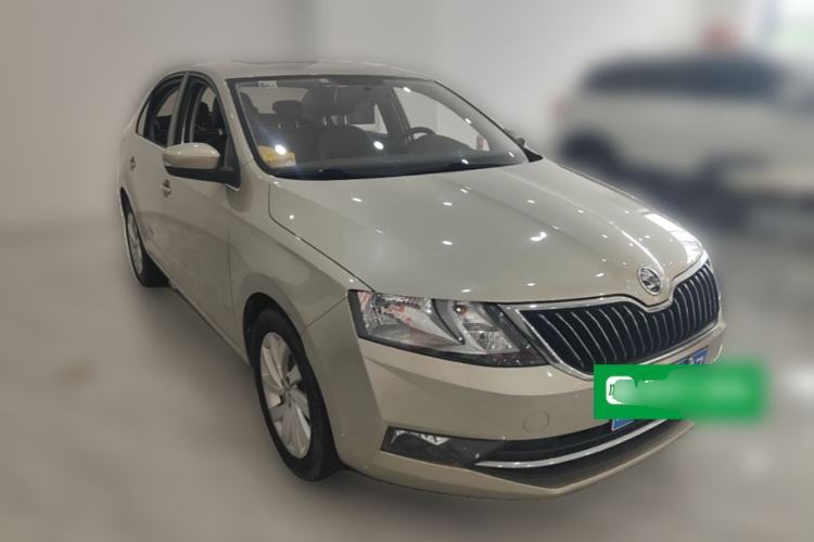 Used Skoda Rapid 2018 1.6L Automatic Comfort Edition Front Right 45 Deg