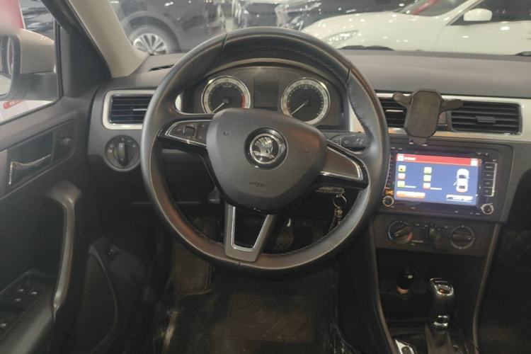 Used Skoda Rapid 2018 1.6L Automatic Comfort Edition Steering Wheel