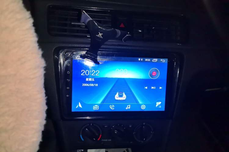 Used Skoda Rapid 2018 1.6L Manual Standard Edition Audio And AC Panel