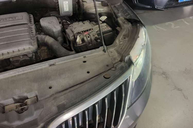 Used Skoda Rapid 2018 1.6L Manual Comfort Edition Engine Bay Left