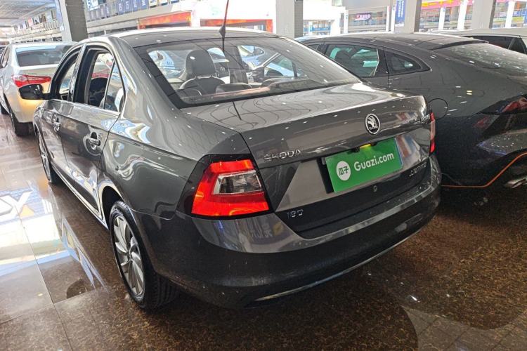 Used Skoda Rapid 2018 1.6L Automatic Comfort Edition Exterior 2