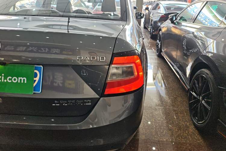 Used Skoda Rapid 2018 1.6L Automatic Comfort Edition Exterior 3