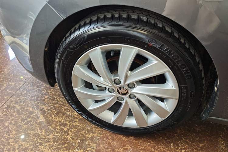 Used Skoda Rapid 2018 1.6L Automatic Comfort Edition Exterior 4