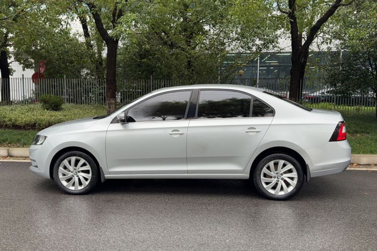 Used Skoda Rapid 2018 1.6L Manual Comfort Edition Exterior 5