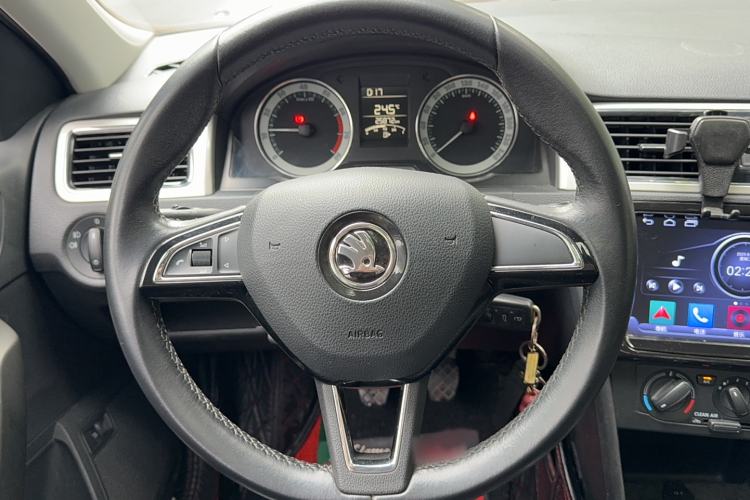 Used Skoda Rapid 2018 1.6L Manual Comfort Edition Interior 4