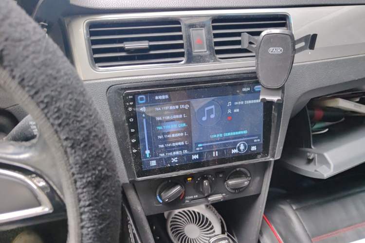 Used Skoda Rapid 2018 1.6L Automatic Comfort Edition Audio And AC Panel