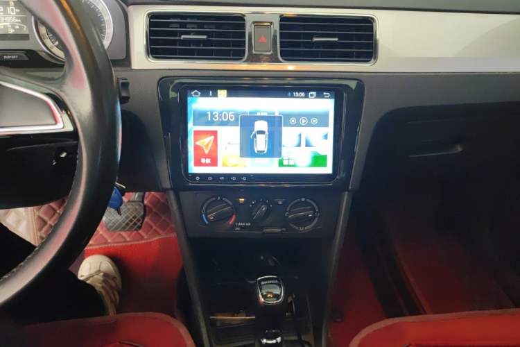 Used Skoda Rapid 2018 1.6L Automatic Comfort Edition Audio And AC Panel