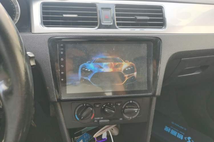 Used Skoda Rapid 2018 1.6L Manual Comfort Edition Audio And AC Panel