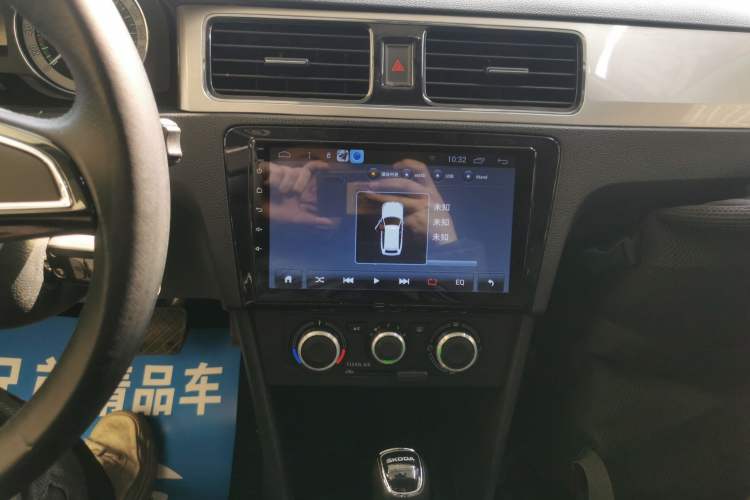 Used Skoda Rapid 2018 1.6L Automatic Comfort Edition Audio And AC Panel