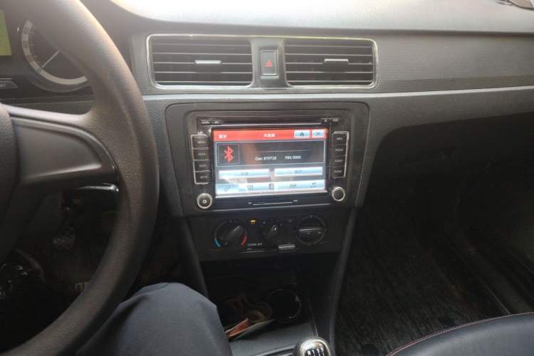 Used Skoda Rapid 2018 1.4L Manual Standard Edition Audio And AC Panel