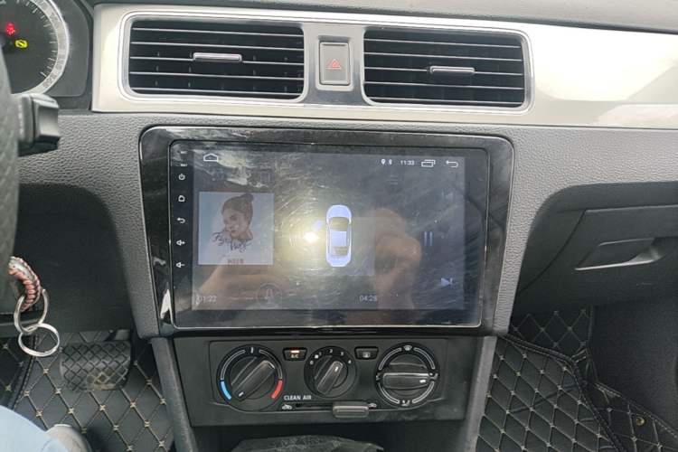Used Skoda Rapid 2018 1.6L Automatic Comfort Edition Audio And AC Panel
