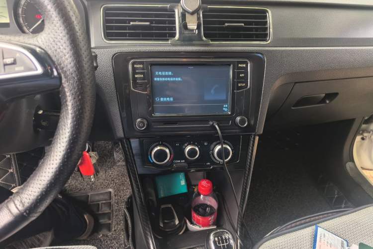 Used Skoda Rapid 2018 1.4L Manual Standard Edition Audio And AC Panel