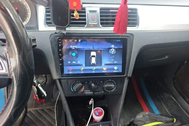 Used Skoda Rapid 2018 1.6L Manual Comfort Edition Audio And AC Panel