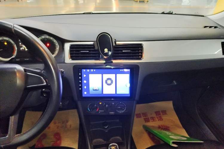 Used Skoda Rapid 2018 1.4L Manual Comfort Edition Audio And AC Panel