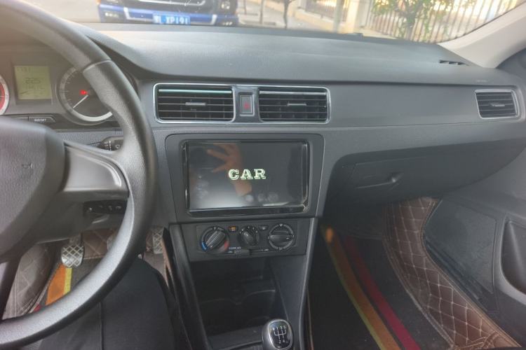 Used Skoda Rapid 2018 1.4L Manual Standard Edition Audio And AC Panel