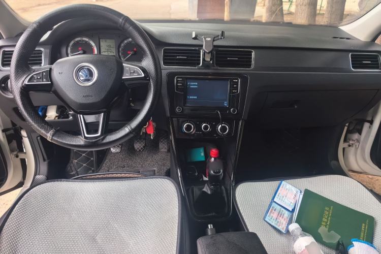 Used Skoda Rapid 2018 1.4L Manual Standard Edition Center Console