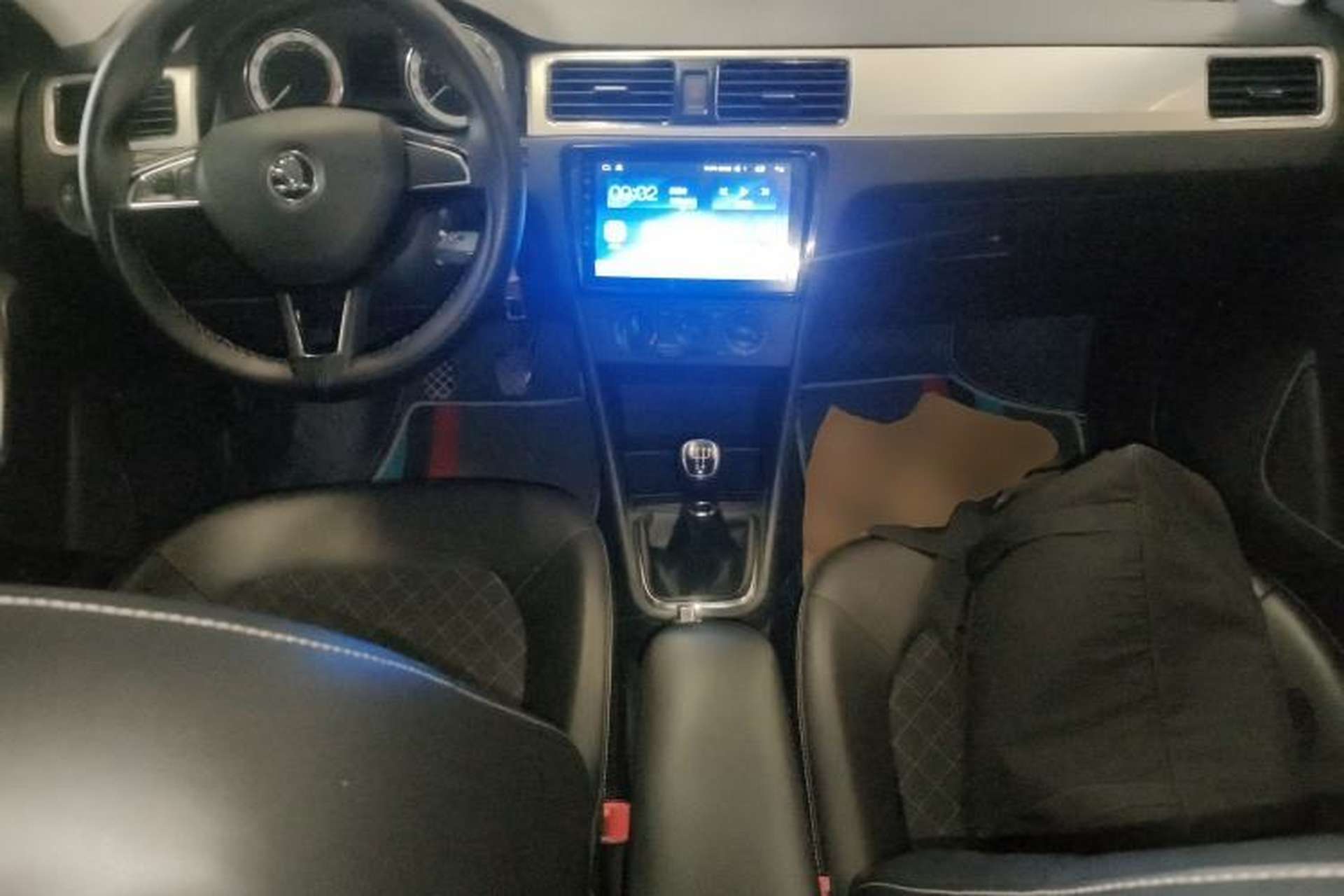 Used Skoda Rapid 2018 1.6L Manual Comfort Edition Center Console