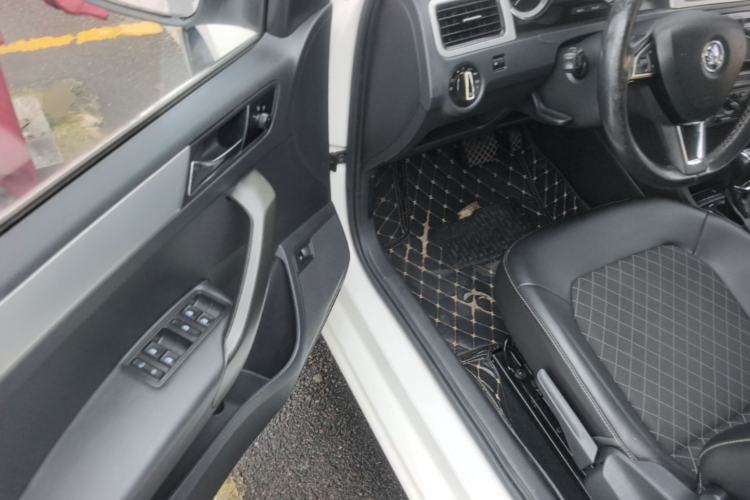 Used Skoda Rapid 2018 1.6L Automatic Comfort Edition Driver Seat