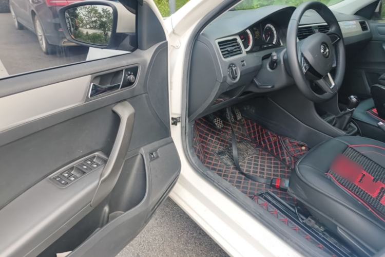 Used Skoda Rapid 2018 1.6L Manual Comfort Edition Driver Seat