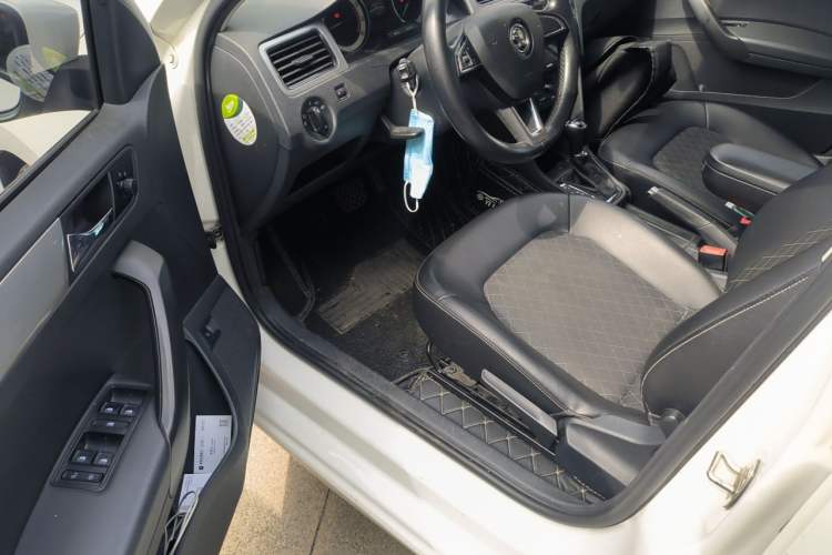 Used Skoda Rapid 2018 1.6L Automatic Comfort Edition Driver Seat