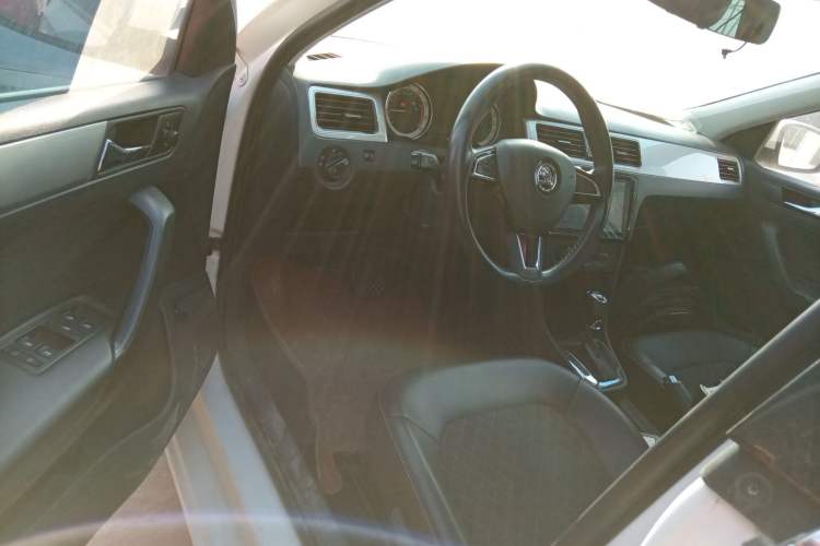 Used Skoda Rapid 2018 1.6L Automatic Comfort Edition Driver Seat