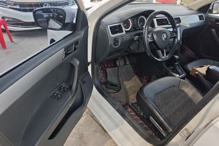 Used Skoda Rapid 2018 1.6L Automatic Comfort Edition Driver Seat