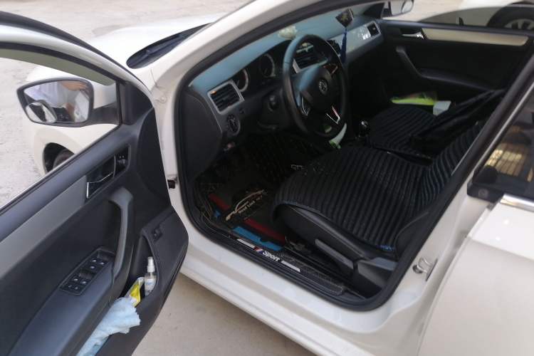 Used Skoda Rapid 2018 1.6L Manual Comfort Edition Driver Seat