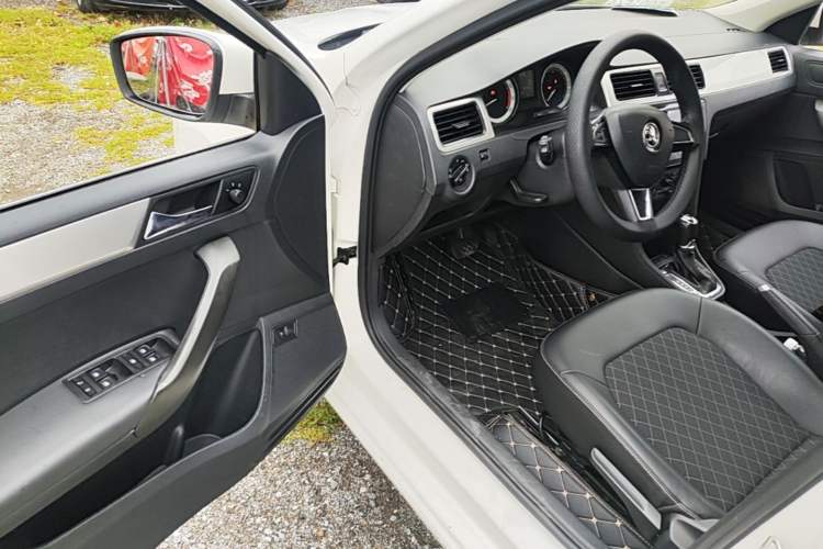 Used Skoda Rapid 2018 1.6L Automatic Comfort Edition Driver Seat