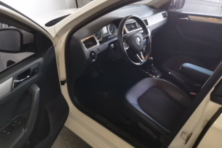 Used Skoda Rapid 2018 1.6L Automatic Comfort Edition Driver Seat