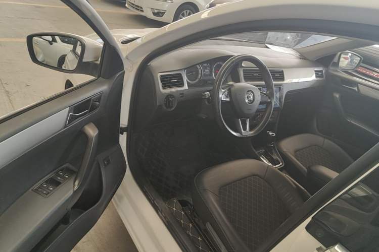 Used Skoda Rapid 2018 1.6L Automatic Comfort Edition Driver Seat