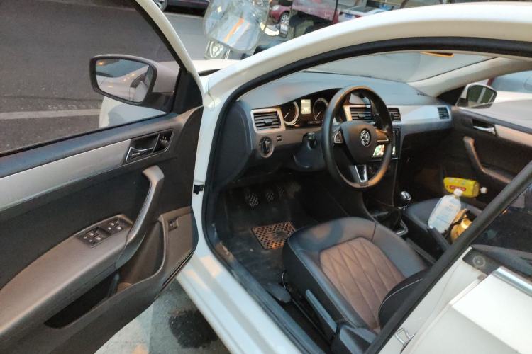 Used Skoda Rapid 2018 1.6L Manual Comfort Edition Driver Seat