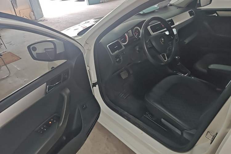 Used Skoda Rapid 2018 1.6L Automatic Comfort Edition Driver Seat
