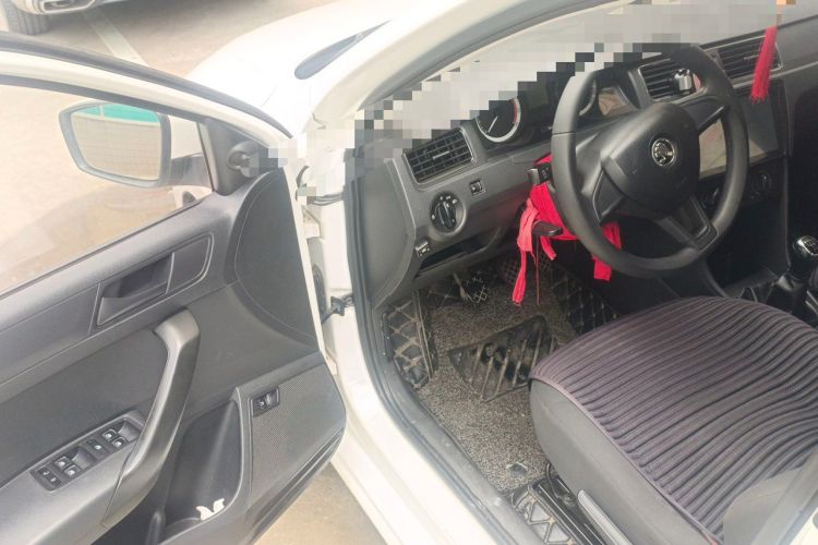 Used Skoda Rapid 2018 1.6L Manual Standard Edition Driver Seat