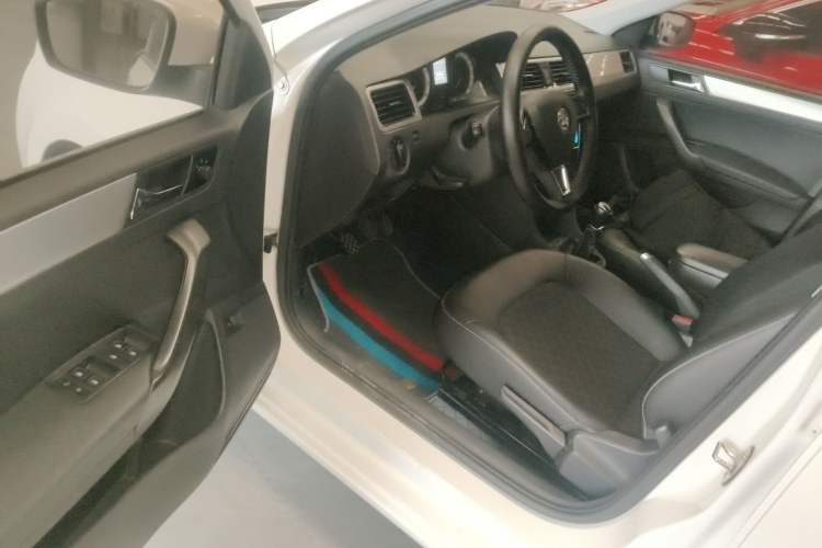 Used Skoda Rapid 2018 1.6L Manual Comfort Edition Driver Seat