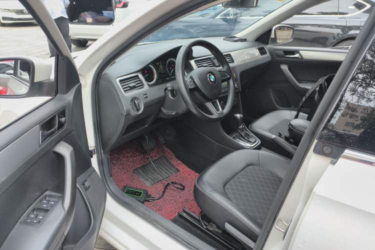 Used Skoda Rapid 2018 1.6L Automatic Comfort Edition Driver Seat